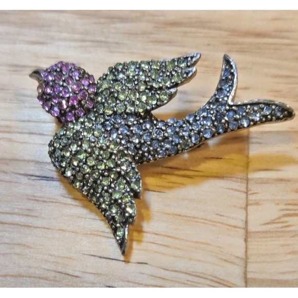 Vintage Brooch Sparrow Bird Jewels Rhinestones In Flight Silver Tone 1.5” - Picture 2 of 3